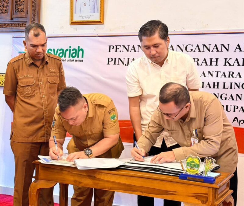 Pemkab Lingga resmi bekerja sama dengan Bank Riau Kepri Syariah untuk pembiayaan pembayaran THR ASN. Langkah ini diambil agar hak pegawai tetap terpenuhi dan ekonomi daerah tetap bergerak | f. Diskominfo Lingga