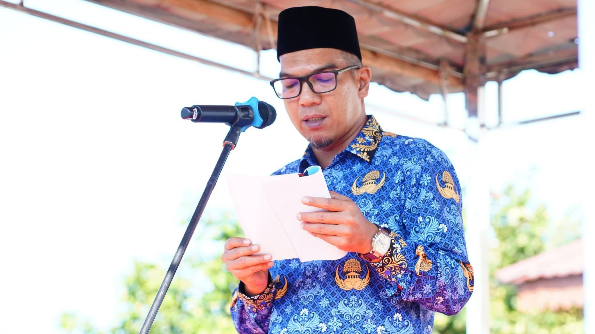 Pemkab Lingga menggelar upacara Hari Otonomi Daerah ke-30. Wakil Bupati Novrizal tekankan pentingnya sinergi pusat dan daerah serta inovasi pembangunan | f. Diskominfo Lingga