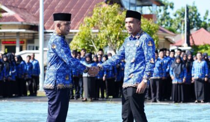 Pemkab Lingga menggelar upacara Hari Otonomi Daerah ke-30. Wakil Bupati Novrizal tekankan pentingnya sinergi pusat dan daerah serta inovasi pembangunan | f. Diskominfo Lingga
