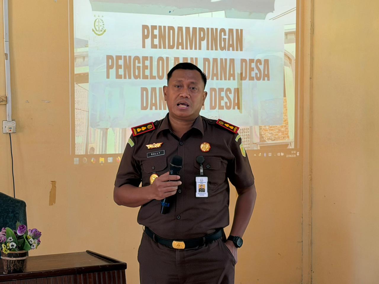 Kejaksaan Negeri Lingga sosialisasikan program ketahanan pangan desa di Kecamatan Singkep. Kajari Rully Afandi tekankan pentingnya perencanaan, pengawasan, dan pemanfaatan dana desa yang tepat sasaran | f. Redaksi