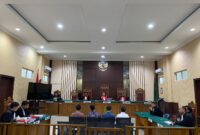 Jaksa Penuntut Umum Kejari Lingga menuntut empat terdakwa kasus korupsi Jembatan Marok Kecil dengan hukuman hingga 3,5 tahun penjara. Kerugian negara mencapai Rp738 juta | f. Redaksi