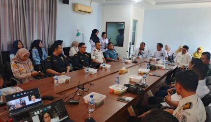 Bandara Dabo Singkep mewakili Kepulauan Riau dalam program Bandara Sehat nasional Kementerian Kesehatan. Target 10 ribu poin, seluruh instansi dilibatkan | f. Wandy