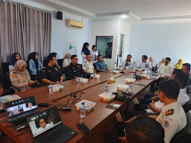 Bandara Dabo Singkep mewakili Kepulauan Riau dalam program Bandara Sehat nasional Kementerian Kesehatan. Target 10 ribu poin, seluruh instansi dilibatkan | f. Wandy