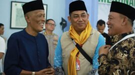 Sekda Lingga bersama Ketua DWP menghadiri pelepasan calon jemaah haji 2026 di Batam Center. Doa kesehatan dan harapan haji mabrur mengiringi keberangkatan | f. Prokopim Lingga