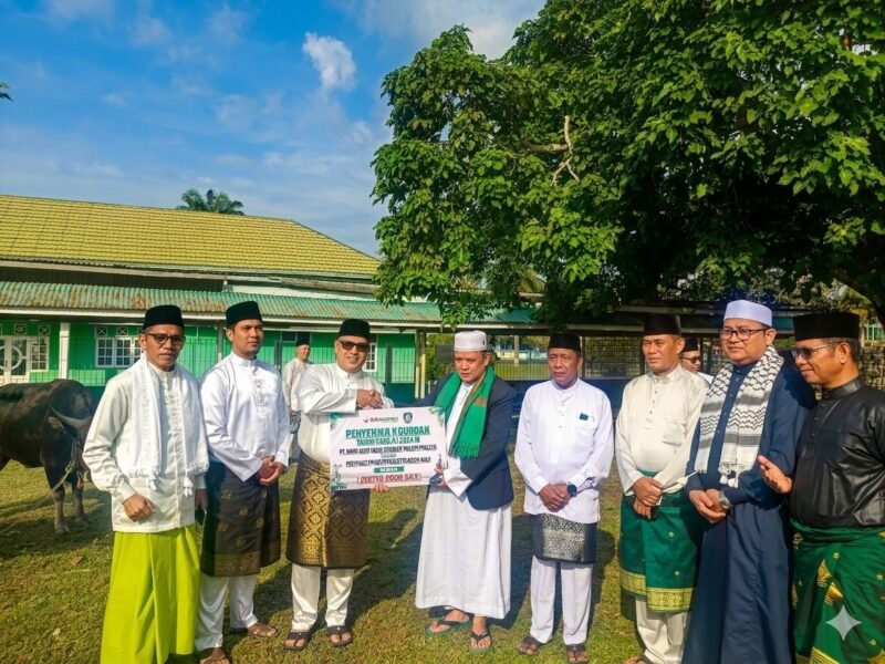 BRK Syariah Capem Dabo Lingga menyalurkan satu ekor sapi kurban melalui Pemprov Kepri ke Masjid Az-Zulfa Dabo Singkep. Bantuan ini menjadi bentuk kepedulian sosial kepada masyarakat menjelang Idul Adha 2026 | f. Vatawari