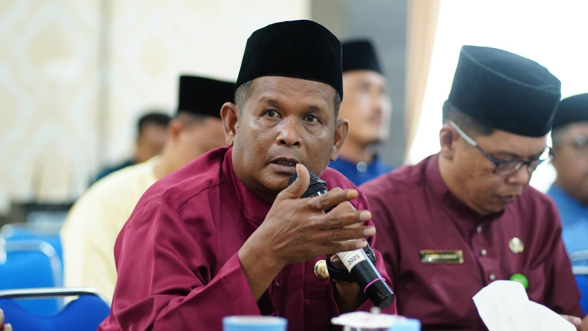 Bupati Lingga M. Nizar dan Wakil Bupati Novrizal memimpin Rakor OPD membahas program prioritas 2026. Fokus pada sinergi, kinerja, dan pelayanan publik | f. Diskominfo Lingga