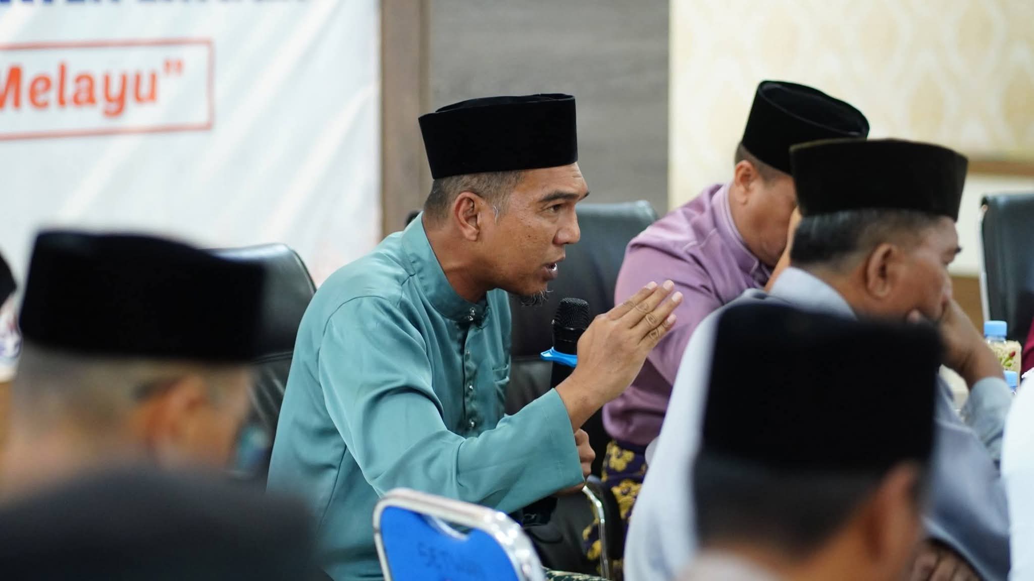 Bupati Lingga M. Nizar dan Wakil Bupati Novrizal memimpin Rakor OPD membahas program prioritas 2026. Fokus pada sinergi, kinerja, dan pelayanan publik | f. Diskominfo Lingga