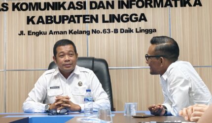 Diskominfo Kabupaten Lingga menggelar rapat internal guna memperkuat disiplin ASN dan meningkatkan optimalisasi penyebaran informasi publik melalui media sosial dan website resmi pemerintah | f. Diskominfo Lingga