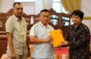 Bupati Lingga M. Nizar dan Wakil Bupati H. Novrizal menghadiri Exit Meeting BPK RI terkait pemeriksaan laporan keuangan Pemkab Lingga Tahun Anggaran 2025 di Daik Lingga | f. Diskominfo Lingga