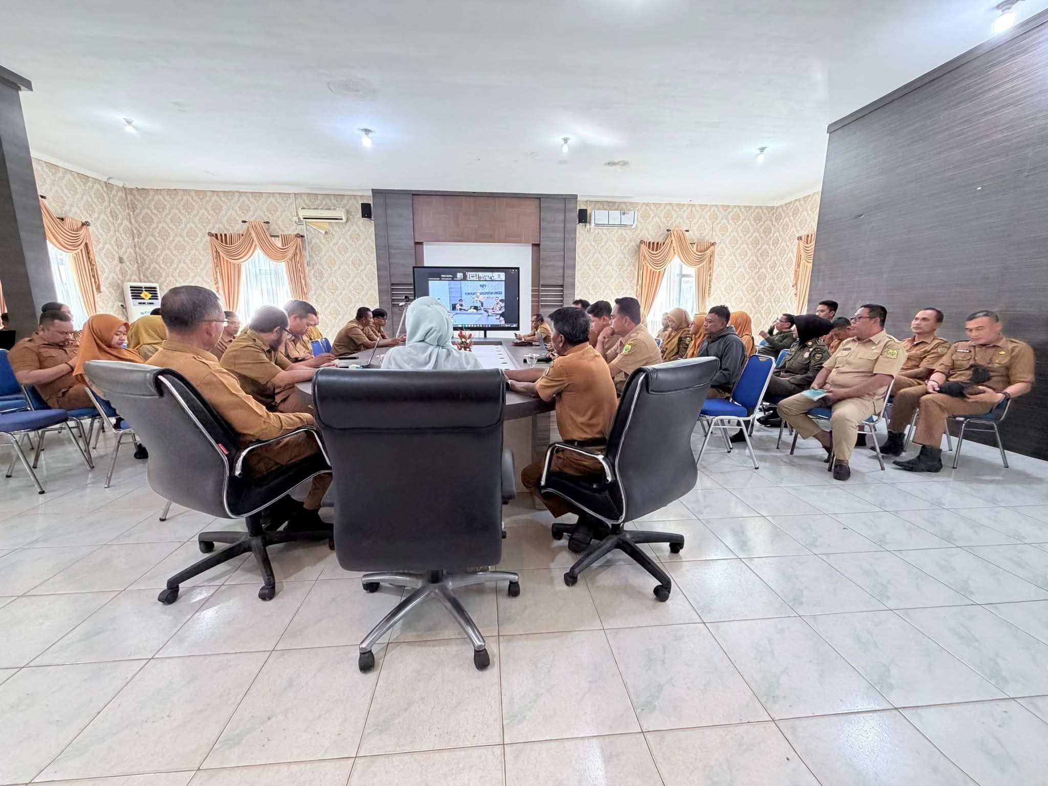 Pemerintah Kabupaten Lingga menggelar rapat koordinasi persiapan penilaian SPIP Tahun 2026 bersama BPKP Perwakilan Kepulauan Riau guna memperkuat tata kelola pemerintahan yang transparan dan akuntabel | f. Diskominfo Lingga