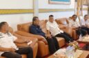 Pemerintah Kabupaten Lingga bersama PT Kebula Raya Bestari membahas pengembangan kawasan rumput laut untuk mendorong ekonomi biru, investasi daerah, dan meningkatkan kesejahteraan nelayan pesisir | f. Diskominfo Lingga