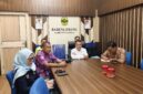 Bupati Lingga M. Nizar menghadiri Forum Konsultasi Publik Standar Pelayanan Publik Tahun 2026 yang digelar Balai POM Batam secara daring guna meningkatkan pelayanan publik yang profesional, transparan, dan akuntabel | f. Diskominfo Lingga