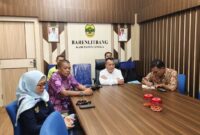 Bupati Lingga M. Nizar menghadiri Forum Konsultasi Publik Standar Pelayanan Publik Tahun 2026 yang digelar Balai POM Batam secara daring guna meningkatkan pelayanan publik yang profesional, transparan, dan akuntabel | f. Diskominfo Lingga