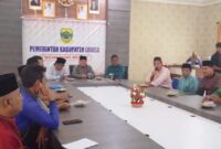 Pemkab Lingga menggelar rapat persiapan pelaksanaan Sholat Idul Adha 1447 H dan malam takbiran 2026. Takbir keliling dipastikan tetap berlangsung dengan menjaga ketertiban dan kekhusyukan | f. Diskominfo Lingga