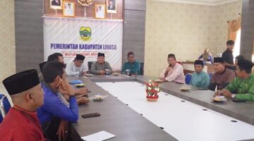 Pemkab Lingga menggelar rapat persiapan pelaksanaan Sholat Idul Adha 1447 H dan malam takbiran 2026. Takbir keliling dipastikan tetap berlangsung dengan menjaga ketertiban dan kekhusyukan | f. Diskominfo Lingga