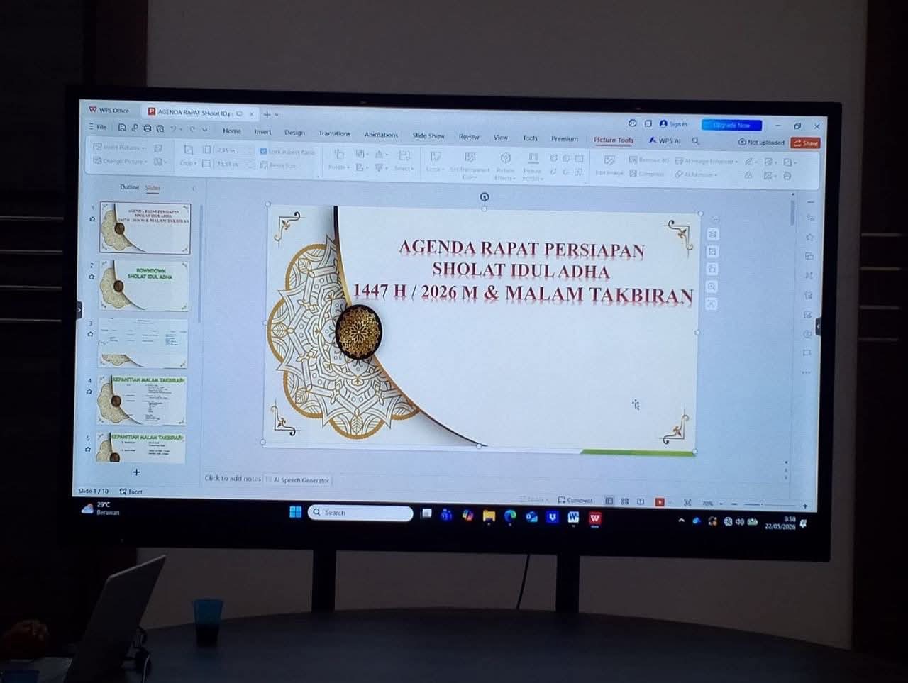 Pemkab Lingga menggelar rapat persiapan pelaksanaan Sholat Idul Adha 1447 H dan malam takbiran 2026. Takbir keliling dipastikan tetap berlangsung dengan menjaga ketertiban dan kekhusyukan | f. Diskominfo Lingga