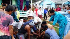 Bupati Lingga Muhammad Nizar melaksanakan Sholat Idul Adha 1447 Hijriah di Masjid At Taqwa Dusun Senempek, Desa Limbung, Lingga Utara | f. Diskominfo Lingga