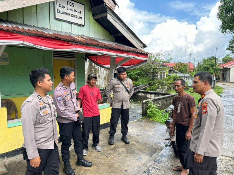 Satbinmas Polres Lingga turun langsung ke Poskamling untuk memperkuat keamanan lingkungan dan membangun kedekatan dengan masyarakat | f. Redaksi