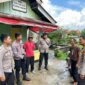 Satbinmas Polres Lingga turun langsung ke Poskamling untuk memperkuat keamanan lingkungan dan membangun kedekatan dengan masyarakat | f. Redaksi
