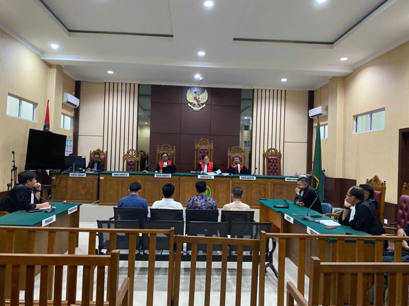Putusan bebas terhadap empat terdakwa kasus dugaan korupsi pembangunan Jembatan Marok Kecil yang dibacakan Majelis Hakim Pengadilan Negeri Tanjungpinang | f. Redaksi