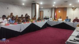 Bapenda Lingga bersama DPRD Kepri membahas lambatnya kajian HPM pasir kuarsa yang dinilai berdampak pada investasi tambang dan potensi PAD daerah | f. Redaksi