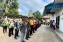 Dinkes PPKB Lingga menggelar gotong royong serentak melalui gerakan PSN 3M Plus untuk mencegah penyebaran DBD. Kegiatan melibatkan masyarakat, TNI-Polri hingga lintas sektor | f. Wandy