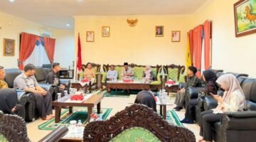 Pemerintah Kabupaten Lingga melalui Satgas MBG menggelar audiansi bersama Kepala KPPG membahas progres pembangunan Dapur 3T dan percepatan program Makan Bergizi Gratis demi meningkatkan kualitas gizi masyarakat | f. Redaksi
