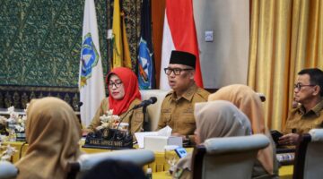 Wakil Gubernur Kepulauan Riau, Nyanyang Haris Pratamura, memimpin rapat persiapan penyelenggaraan Musabaqah Tilawatil Qur’an (MTQ) XII Tingkat Provinsi Kepulauan Riau Tahun 2026 di Gedung Daerah Provinsi Kepri, Tanjungpinang, Senin (25/5/2026) | f. Diskominfo Kepri