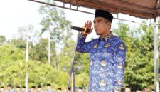 Pemerintah Kabupaten Lingga menggelar Upacara Hari Lahir Pancasila 2026. Wabup Novrizal menegaskan pentingnya nilai-nilai Pancasila sebagai pemersatu bangsa dan fondasi pembangunan daerah | f. Diskominfo Lingga