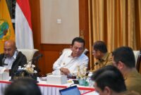 Gubernur Kepri Ansar Ahmad meminta seluruh daerah mempercepat pemenuhan persyaratan demi percepatan pembangunan kawasan pesisir | f. Biro Adpim Kepri