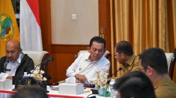Gubernur Kepri Ansar Ahmad meminta seluruh daerah mempercepat pemenuhan persyaratan demi percepatan pembangunan kawasan pesisir | f. Biro Adpim Kepri