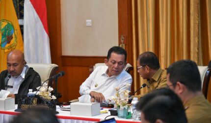 Gubernur Kepri Ansar Ahmad meminta seluruh daerah mempercepat pemenuhan persyaratan demi percepatan pembangunan kawasan pesisir | f. Biro Adpim Kepri