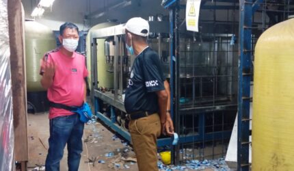 Produksi air mineral milik BUMD Kabupaten Lingga melalui PT PSM ditargetkan mulai beroperasi Agustus 2026. Sekda Armia optimis program ini mampu meningkatkan PAD dan membuka pasar hingga luar daerah | f. Redaksi
