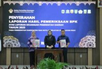 Pemkab Lingga menghadiri penyampaian LHP BPK Kepri atas Laporan Keuangan Tahun Anggaran 2025. Bupati M. Nizar menegaskan komitmen meningkatkan tata kelola keuangan yang transparan, akuntabel, dan berkualitas | f. Diskominfo Lingga