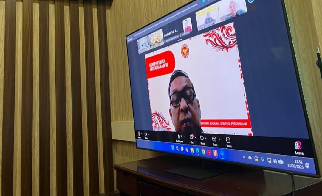 Bupati Lingga M. Nizar mengikuti rapat koordinasi percepatan tukar menukar lahan untuk pembangunan fasilitas pengolahan dan pemurnian bauksit PT Tianshan Alumina Indonesia yang masuk Proyek Strategis Nasional (PSN) | f. Prokopim Lingga